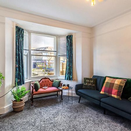 شقة The Harrogate House - 4 Bed Townhouse المظهر الخارجي الصورة