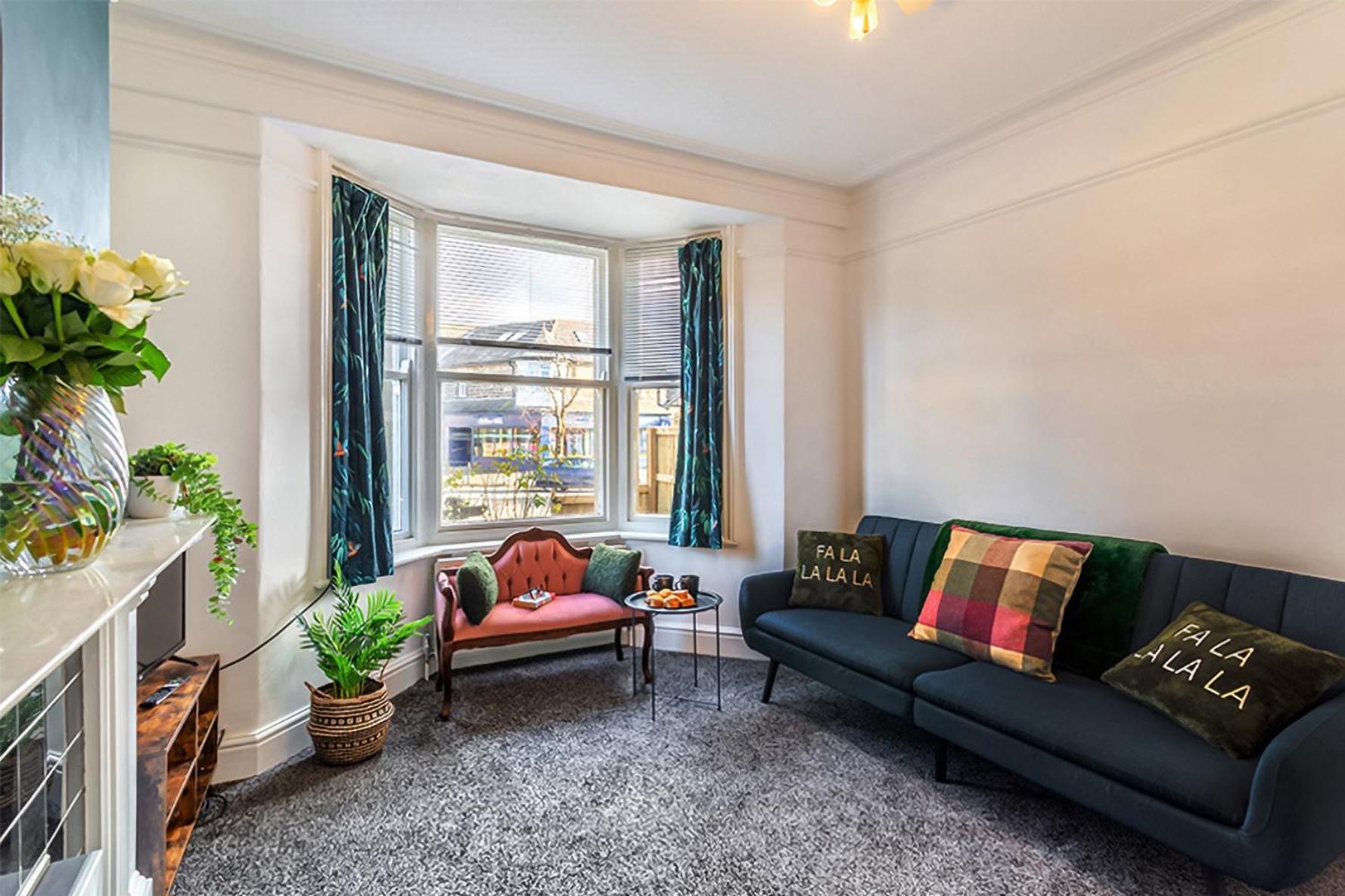 شقة The Harrogate House - 4 Bed Townhouse المظهر الخارجي الصورة