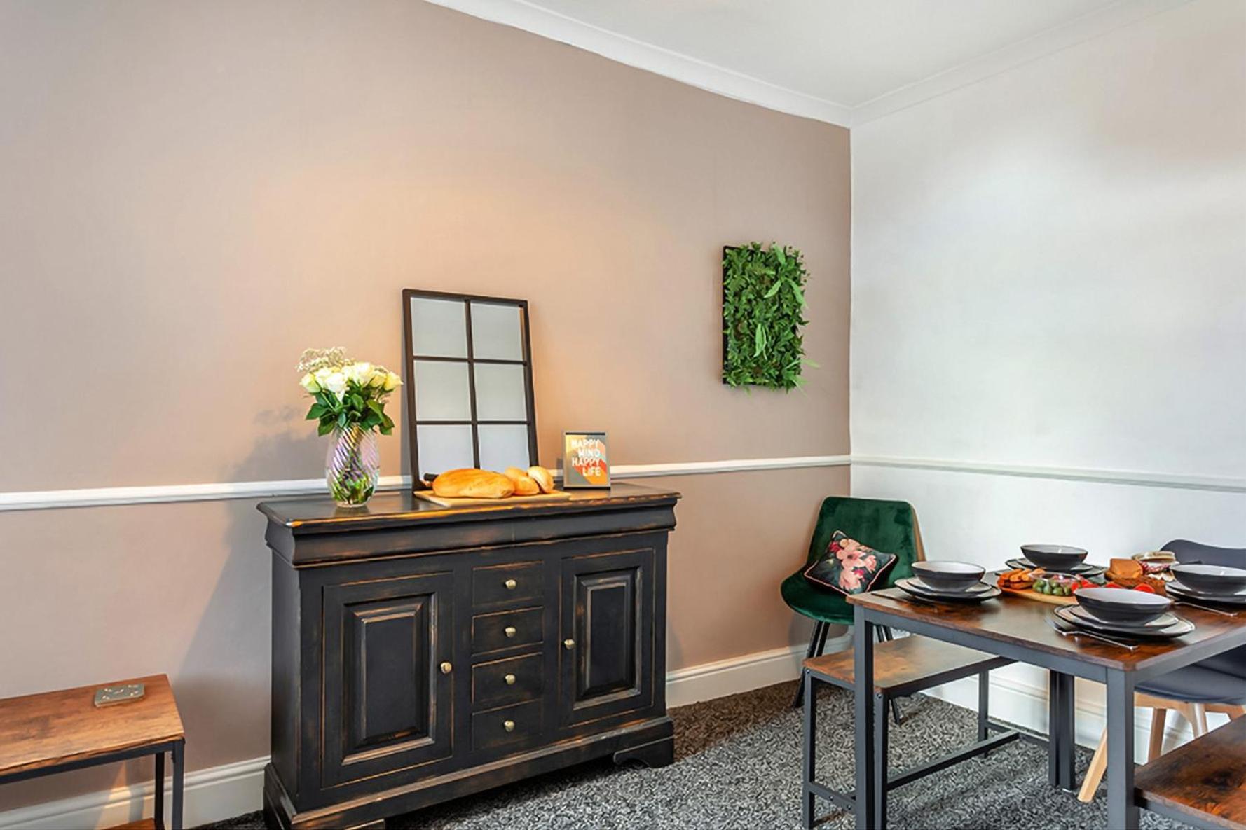 شقة The Harrogate House - 4 Bed Townhouse المظهر الخارجي الصورة